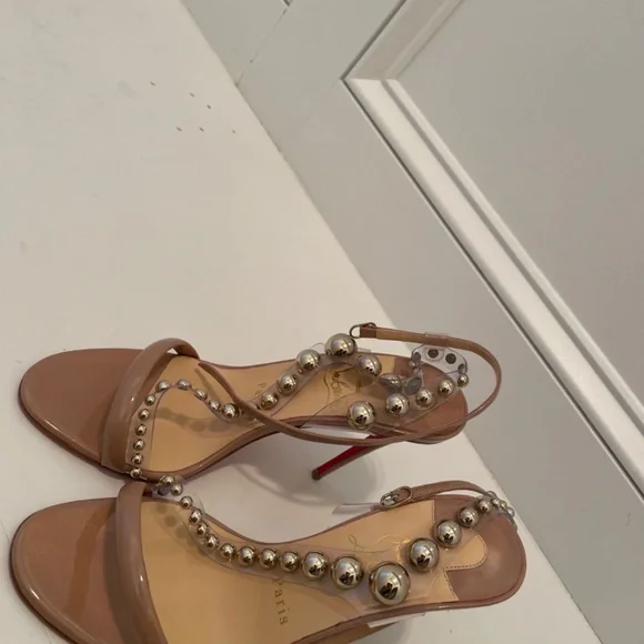 Christian Louboutin - Picture 3 of 6